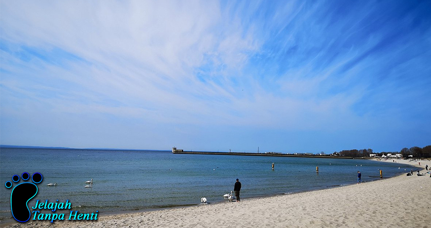 Polandia Menikmati Keindahan Pantai Baltik
